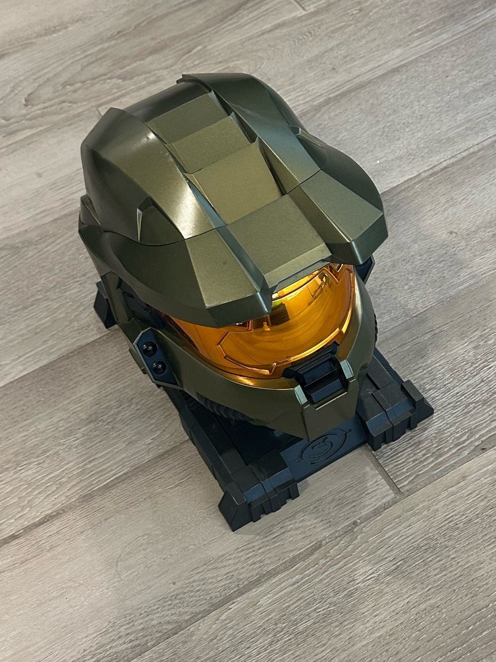 VTG Halo 3 Legendary Edition Master Chief Helmet & Stand
